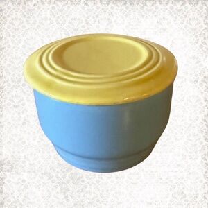 Hall China Refrigerator Dish with Lid Light Blue and Pale Yellow